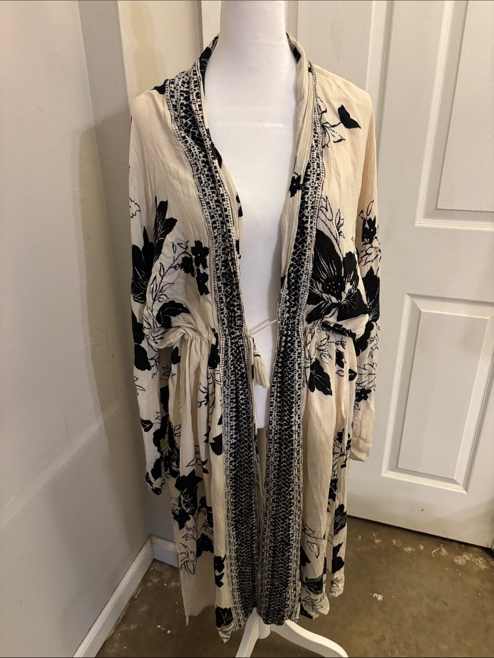 Boho Floral Long Kimono Jacket - Cream & Black